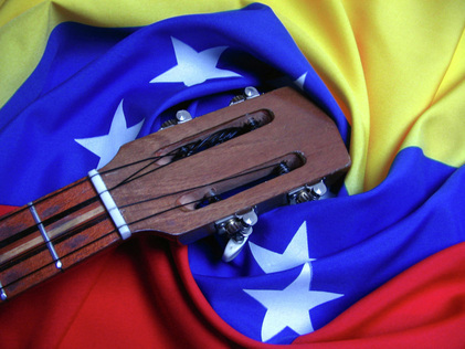 Bandera de Venezuela y Cuatro